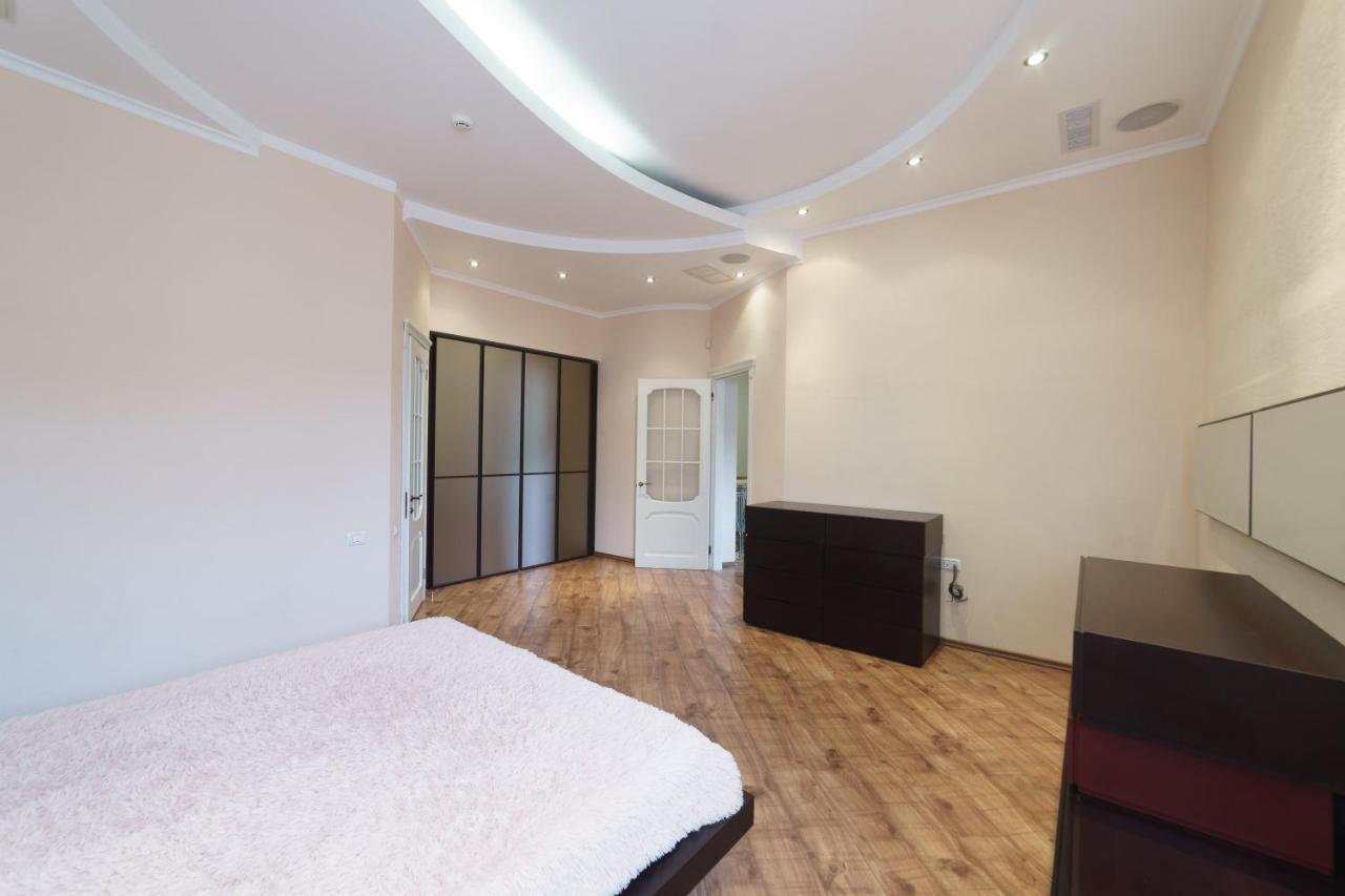 Katerynyska 2 Level Apartment With Sauna Odessa Exterior foto